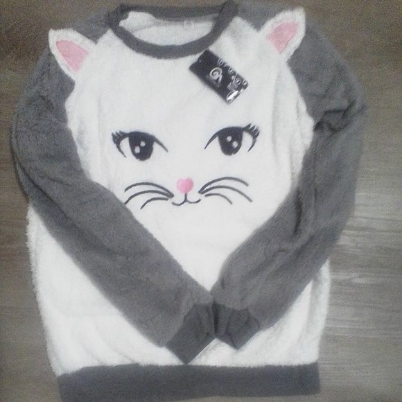 COZY KITTEN OUTFIT 😍 - Picture 2 of 2